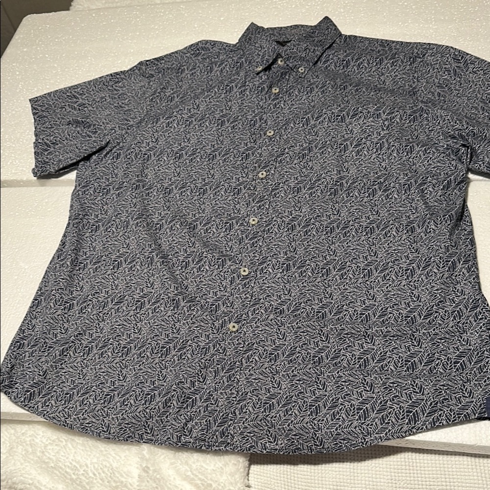 Roundtree & Yorke Navy Patterned Button Down Shirt